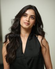 Heroine Bhagyashri Borse at Kaantha Success Meet Photos 17 Heroine Bhagyashri Borse at Kaantha Success Meet Photos 17