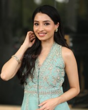 Actress Manisha Kandkur at Bhale Unnade Movie Press Meet Pictures 10