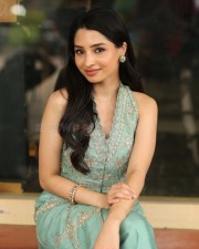 Actress Manisha Kandkur at Bhale Unnade Movie Press Meet Pictures 43