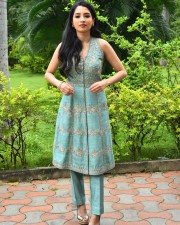 Actress Manisha Kandkur at Bhale Unnade Movie Press Meet Pictures 57