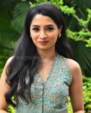 Actress Manisha Kandkur at Bhale Unnade Movie Press Meet Pictures 63