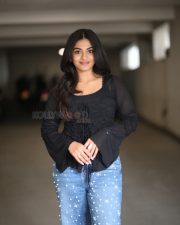 Actress Nayan Sarika at Vishnu Vinyasam Movie Interview Photos 04