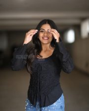 Actress Nayan Sarika at Vishnu Vinyasam Movie Interview Photos 05