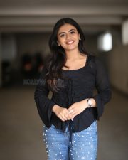 Actress Nayan Sarika at Vishnu Vinyasam Movie Interview Photos 06