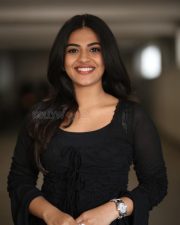 Actress Nayan Sarika at Vishnu Vinyasam Movie Interview Photos 23