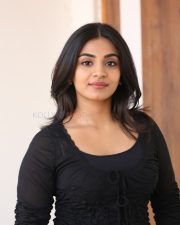 Actress Nayan Sarika at Vishnu Vinyasam Movie Interview Photos 35