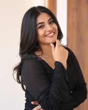 Actress Nayan Sarika at Vishnu Vinyasam Movie Interview Photos 36