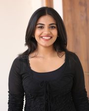 Actress Nayan Sarika at Vishnu Vinyasam Movie Interview Photos 43