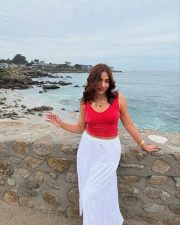Beautiful Jiya Shankar in a Red Sleeveless Crop Top and White Skirt Pictures 06