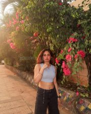 Beautiful Srushti Bannatti in a Halter Neck Crop Top and Denim Photos 01