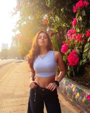 Beautiful Srushti Bannatti in a Halter Neck Crop Top and Denim Photos 02