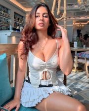 Desirable Srushti Bannatti Restaurant Cleavage Pictures 02