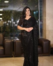 Heroine Nayan Sarika at Rakasa Movie Pre Release Event Photos 21