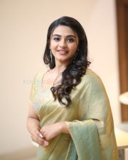 Heroine Nayan Sarika at Vishnu Vinyasam Movie Prerelease Press Meet Pictures 16