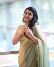 Heroine Nayan Sarika at Vishnu Vinyasam Movie Prerelease Press Meet Pictures 23