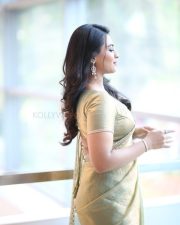 Heroine Nayan Sarika at Vishnu Vinyasam Movie Prerelease Press Meet Pictures 24