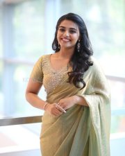 Heroine Nayan Sarika at Vishnu Vinyasam Movie Prerelease Press Meet Pictures 26
