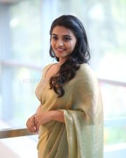 Heroine Nayan Sarika at Vishnu Vinyasam Movie Prerelease Press Meet Pictures 30