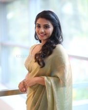 Heroine Nayan Sarika at Vishnu Vinyasam Movie Prerelease Press Meet Pictures 30