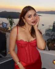 Hot Jiya Shankar in a Glam Sleeveless Corset Gown Photos 01