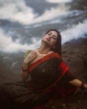 Hot Wet Beauty Srushti Bannatti in an Olive Green Saree with Red Border and Short Sleeved Blouse Photos 02