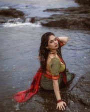 Hot Wet Beauty Srushti Bannatti in an Olive Green Saree with Red Border and Short Sleeved Blouse Photos 04