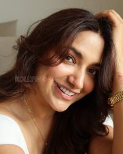 Radiant Actress Jiya Shankar in a White Top Photos 04