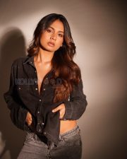 Seductive Actress Srushti Bannatti in a Black Denim Open Shirt and Grey Jeans Photos 02