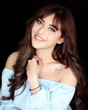 Beautiful Angela Krislinzki Pictures 12