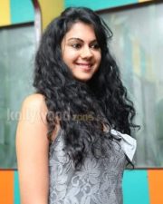 Kamna Jethmalani Launches Shades Family Beauty Stop Photos 04