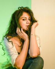 Vyavastha Actress Kamna Jethmalani Sexy Pictures 03