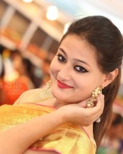 Actress Nilofer At Vrk Silks Bridal Expo Launch Photos 04