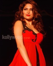 Sexy Parvathy Omanakuttan Fashion Show Pictures 14