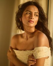 Captivating Actress Shruti Chauhan in a White Off Shoulder Lace Top Photos 03