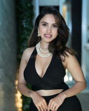 Glam Priyanka Kholgade in a Black Bodycon Backless Dress with a Deep Cleavage Neck Photos 03