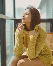 Radiant Actress Shruti Chauhan in a chartreuse knitted cardigan photos 01