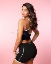 Sensuous Shruti Chauhan in a Black and White Elsie Camisole Tank Top with Matching Contrast Shorts Pictures 06 Sensuous Shruti Chauhan in a Black and White Elsie Camisole Tank Top with Matching Contrast Shorts Pictures 06