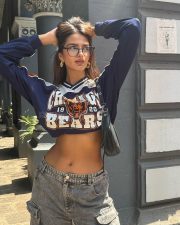 Sexy Shruti Chauhan in a Chicago Bears Crop Top and Grey Jeans Photos 02