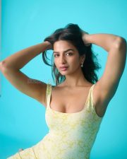 Sultry Shruti Chauhan in a Yellow Floral Printed Midi Dress Pictures 03