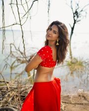 Vibrant Shruti Chauhan Cleavage in a Red Printed Tied Front Crop Blouse and Saree Photos 03 Vibrant Shruti Chauhan Cleavage in a Red Printed Tied Front Crop Blouse and Saree Photos 03