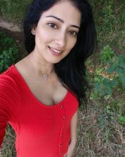 Aadrika Actress Niharica Raizada Cleavage in a Red Top and Blue Jeans Photos 01