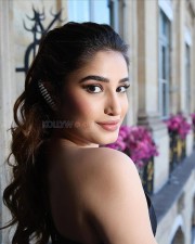 Elegant Rasha Thadani in a Black and White Corset and Skirt Photos 05