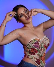 Smoldering Shivangi Verma Cleavage in a Floral Lace Trimmed Strapless Bustier Top Photos 05