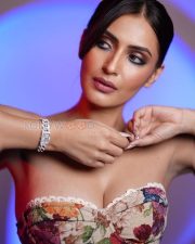 Smoldering Shivangi Verma Cleavage in a Floral Lace Trimmed Strapless Bustier Top Photos 10
