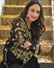 Actress Aarthi Gupta at Sodara Movie Interview Photos 04