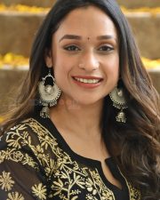 Actress Aarthi Gupta at Sodara Movie Interview Photos 06