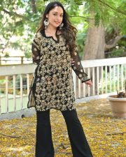 Actress Aarthi Gupta at Sodara Movie Interview Photos 15