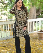 Actress Aarthi Gupta at Sodara Movie Interview Photos 16
