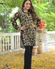 Actress Aarthi Gupta at Sodara Movie Interview Photos 19