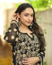 Actress Aarthi Gupta at Sodara Movie Interview Photos 22